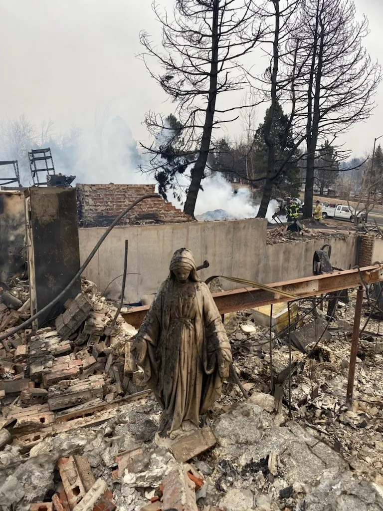 A Mary statue stands amid the remains of the Greany home in Louisville, Colo., following the Marshall Fire.?w=200&h=150
