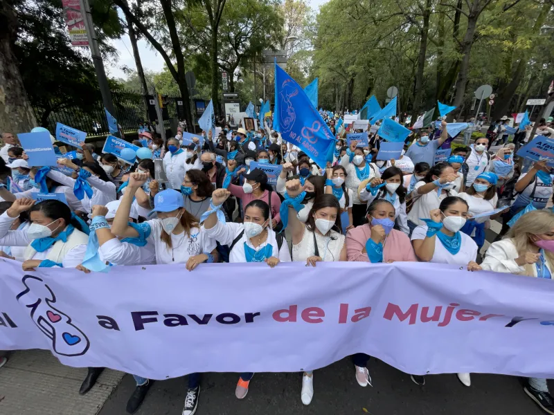 Hundreds of thousands attend march ‘for women and for life’ in Mexico City