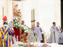 Pope Francis celebrates Mass in St. Peter's Square for Easter 2022