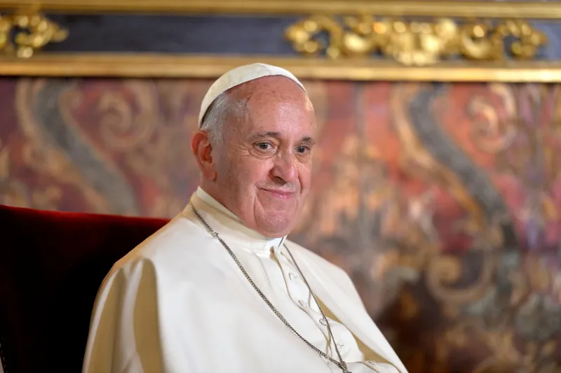 Pope Francis tells Catholic business leaders to invest in the common good