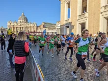 More than 2,400 contestants raced through Rome in the 14th annual All Saints’ Day 10K, the Corsa dei Santi (Race of the Saints), Nov. 1, 2022. Competitors ran the streets traversed by many saints over the centuries.