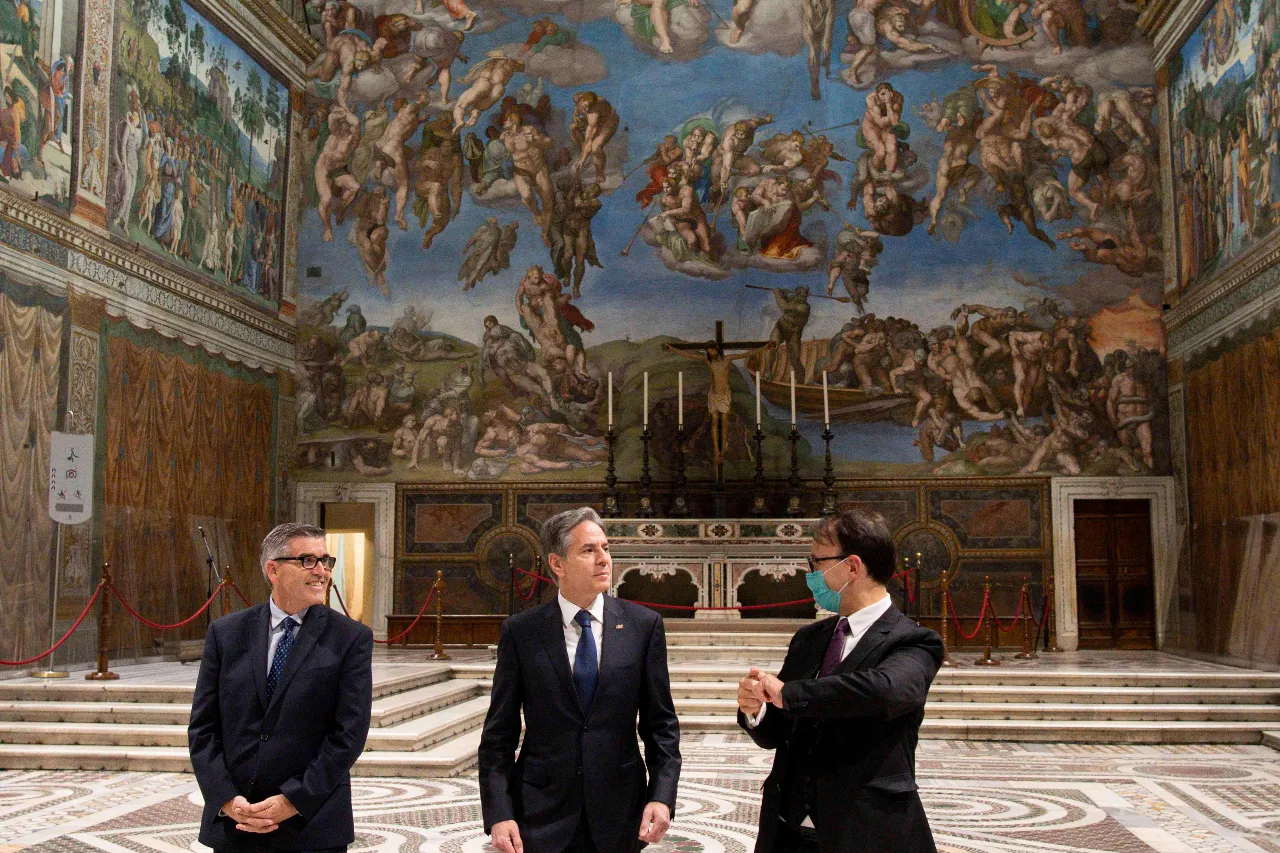 U.S. Secretary of State Antony Blinken visits Sistine Chapel on June 28, 2021 / Vatican Media/CNA