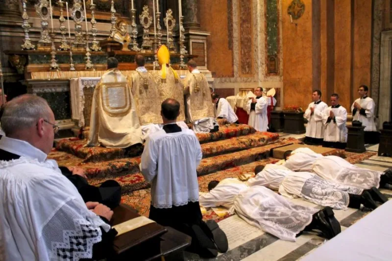 Churchgoing Catholics disapprove of limits on Traditional Latin Mass, but Pope Francis still popular