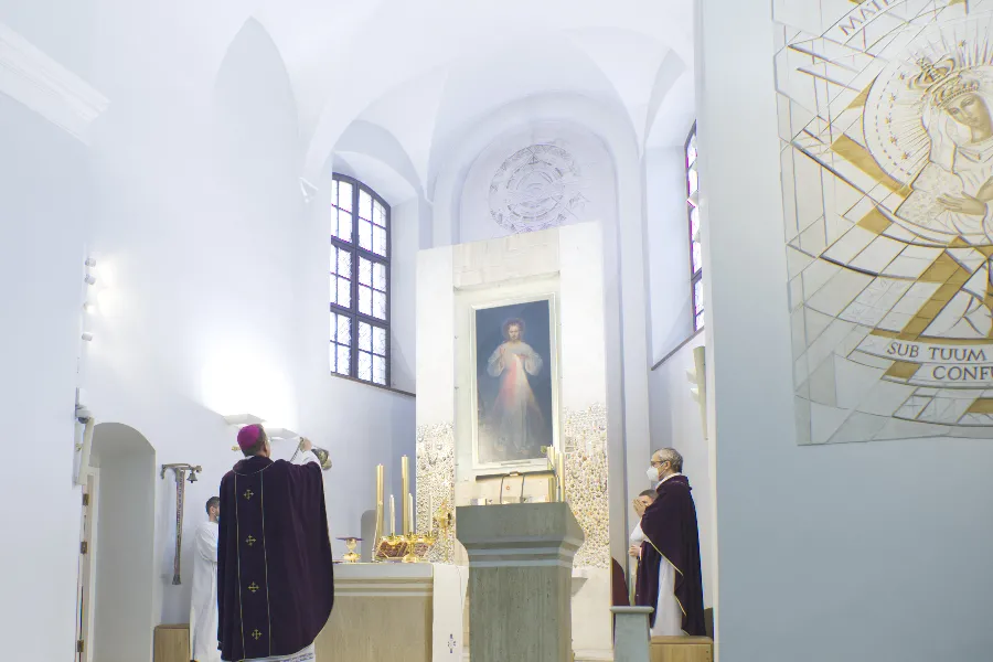 Archbishop Gintaras Grušas celebrates Mass at the Sanctuary of the Divine Mercy in Vilnius, Lithuania. / Archdiocese of Vilnius.