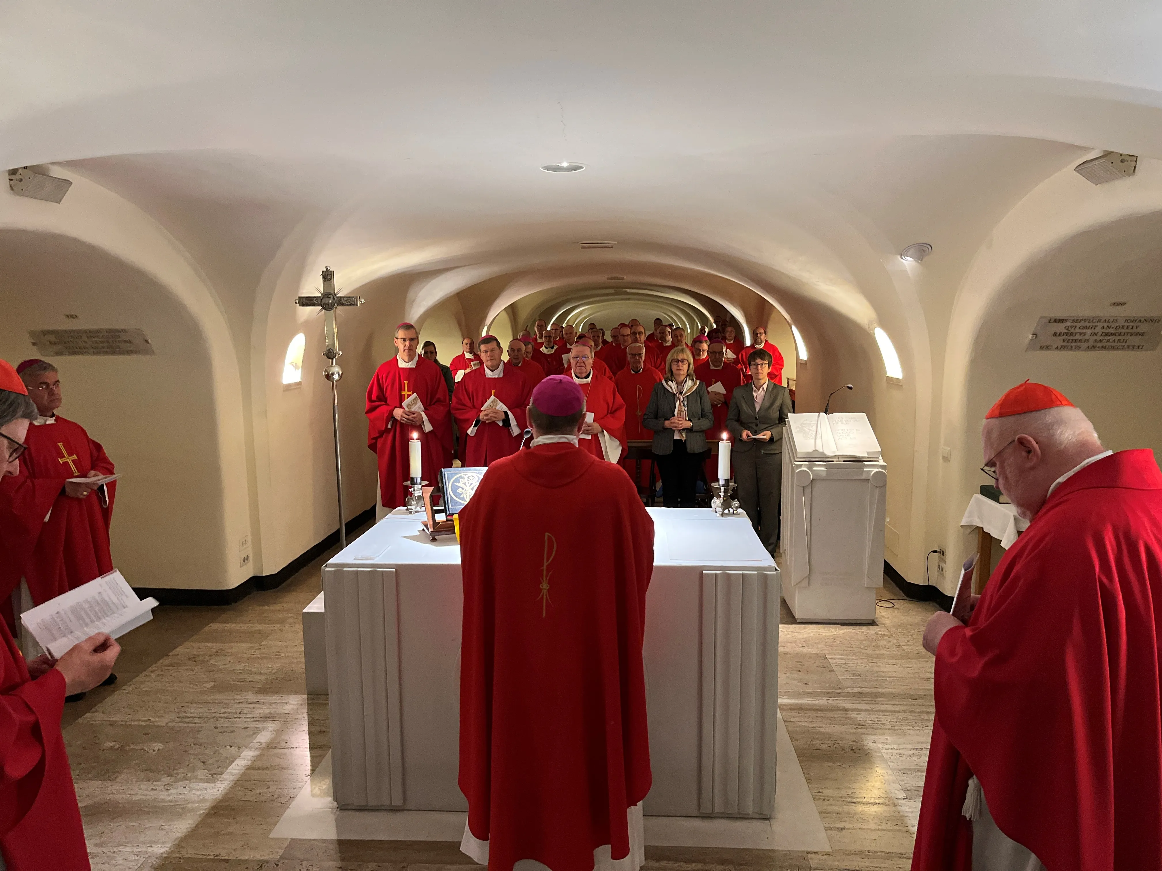 The visit of the German bishops to Rome in November 2022 began with a Holy Mass in the grottoes of St. Peter's Basilica.?w=200&h=150