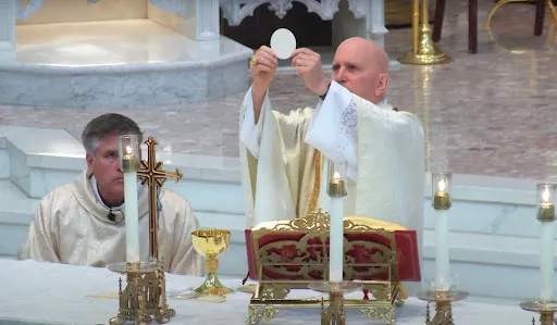 Archbishop Aquila: The Eucharist can transform your life