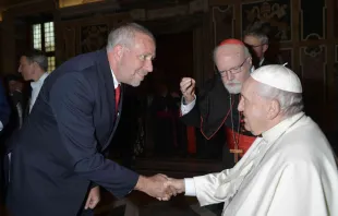 Curtis Martin, founder of the Fellowship of Catholic University Students (FOCUS), meets Pope Francis in 2022. Martin was named April 25, 2023, to an advisory group of 14 consultors to advise the members of the Dicastery for Evangelization. Credit: FOCUS
