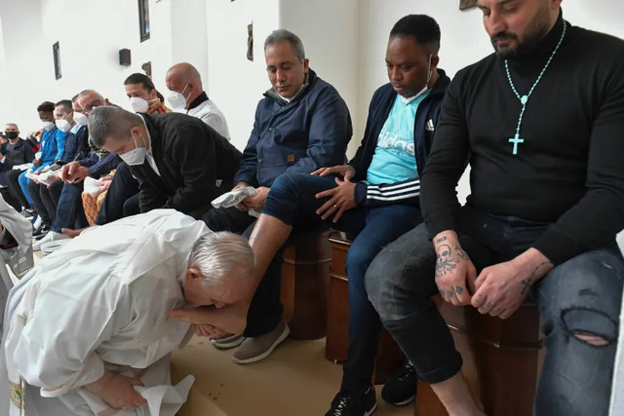 Pope Francis washes the feet of prisoners in Civitavecchia, Italy, April 14, 2022.?w=200&h=150