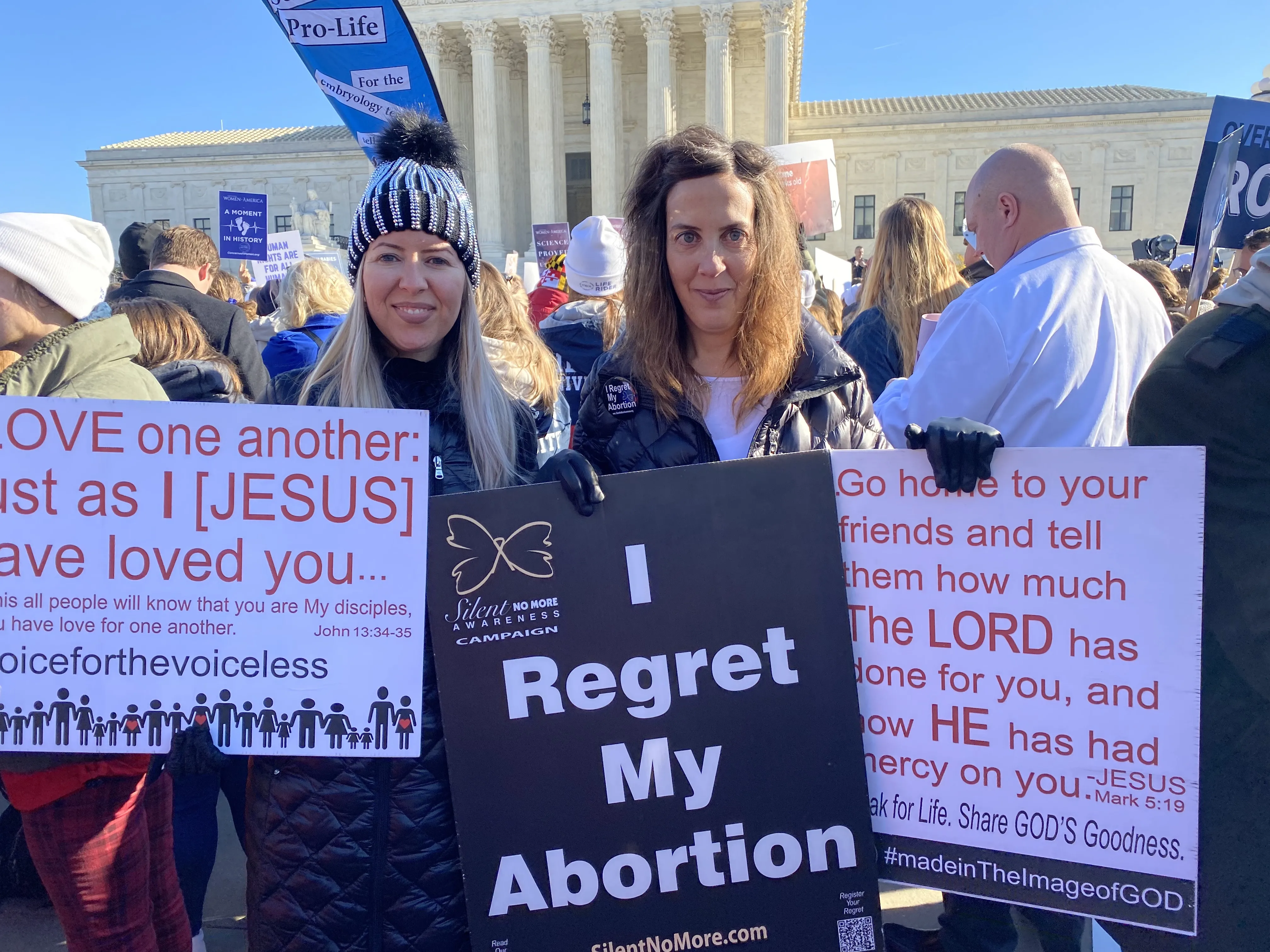 Anna Del Duca (right) and her daughter, Frances, traveled from Pittsburgh to attend a pro-life rally outside the U.S. Supreme Court on Dec. 1, 2021, in conjunction with oral arguments for the Dobbs v. Jackson Women's Health Organization abortion case. Katie Yoder/CNA
