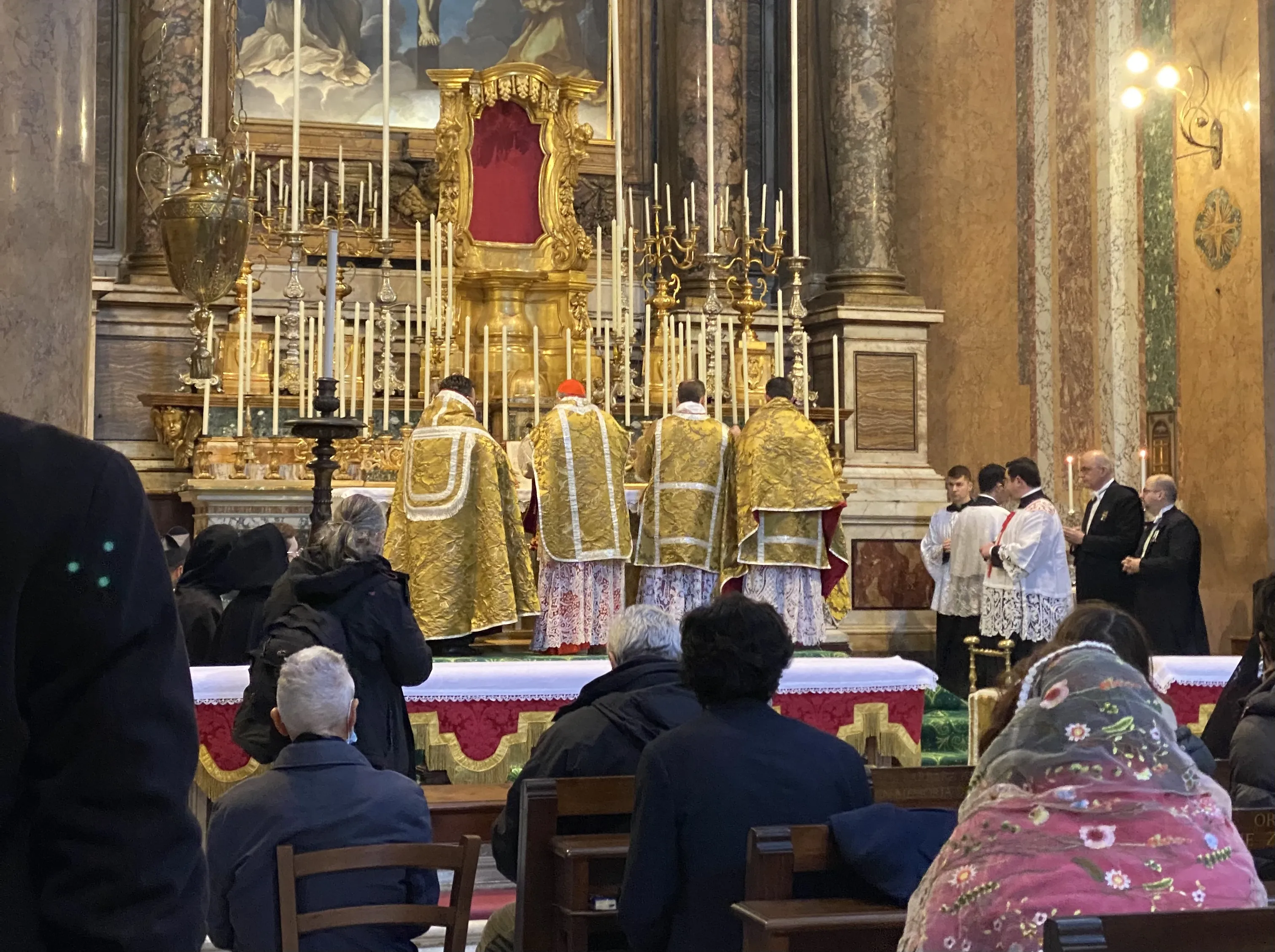 Priests celebrate the Traditional Latin Mass at FSSP’s parish in Rome, Santissima Trinità dei Pellegrini. Credit: Matthew Santucci
