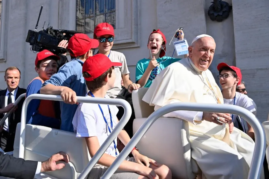 Pope Francis’ general audience in St. Peter’s Square, May 18, 2022.?w=200&h=150