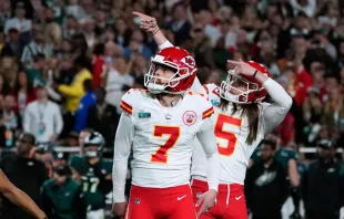 Kansas City Chiefs' kicker Harrison Butker (left) and Kansas City Chiefs' punter Tommy Townsend watch the ball during Super Bowl LVII between the Kansas City Chiefs and the Philadelphia Eagles at State Farm Stadium in Glendale, Arizona, on Feb. 12, 2023. Photo by TIMOTHY A. CLARY/AFP via Getty Images