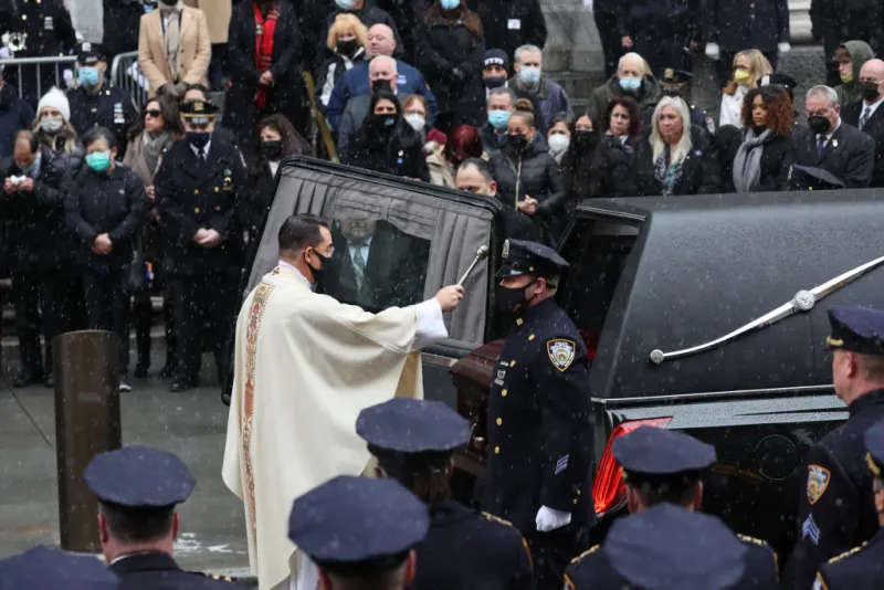 Funeral Mass for NYPD officer held at St Patrick’s Cathedral