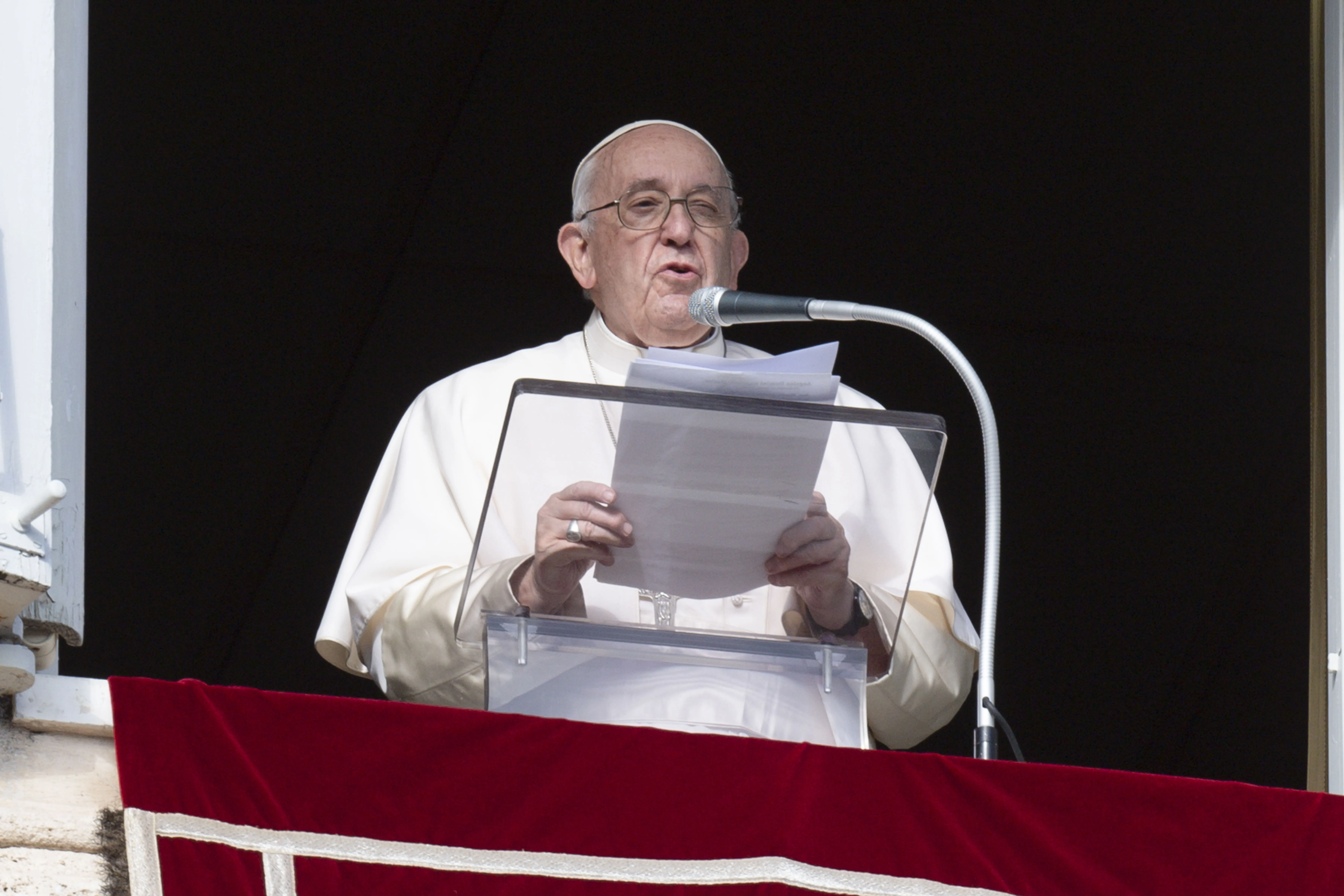 Pope Francis gives his Angelus address on Dec. 18, 2022?w=200&h=150