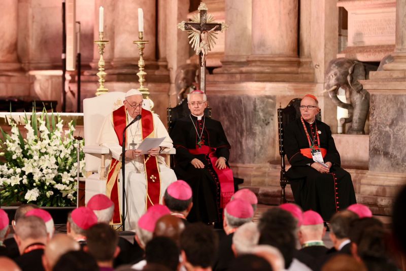 ‘Sail boldly into sea of evangelization,’ pope tells clergy, religious in Lisbon
