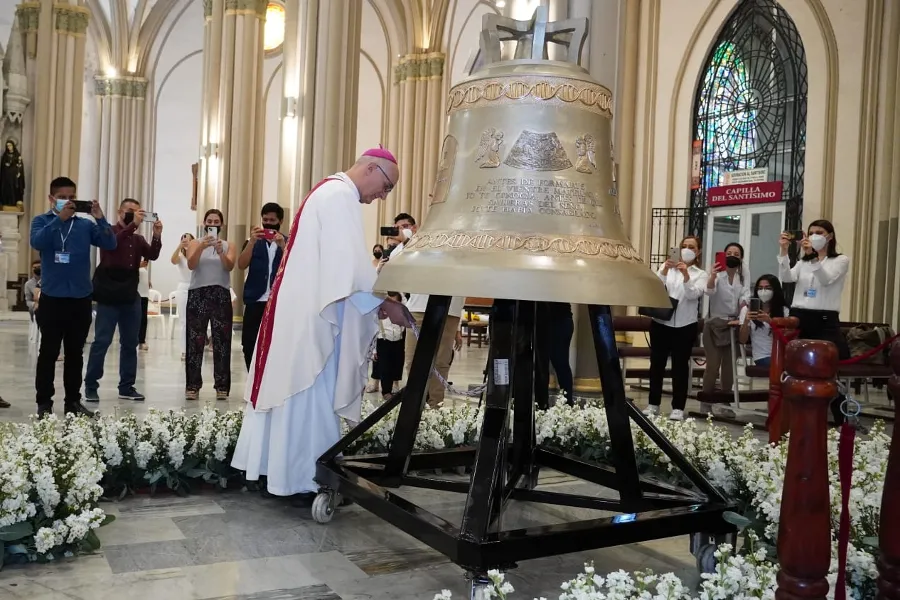 The ‘Voice of the Unborn’ bell arrives at the Cathedral of St. Peter the Apostle in Guayaquil, Ecuador, in 2022. Family News Service.