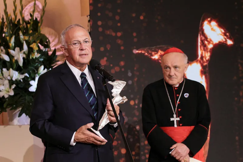 Carl Anderson receives honor from Catholic Church in Poland