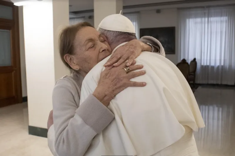Pope Francis meets Auschwitz survivor on Holocaust Remembrance Day