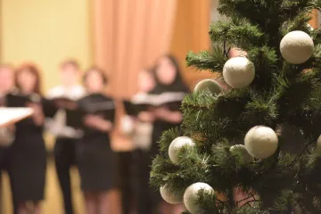 Christmas tree choir