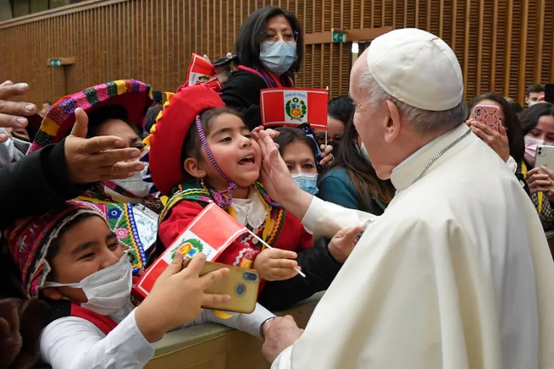 Pope Francis: Avoid ‘fake Christmas’ of commercialism by reflecting on God’s closeness