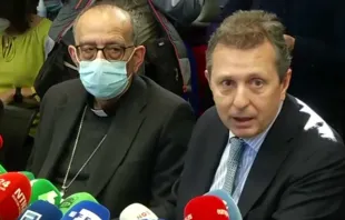 Cardinal Juan José Omella and lawyer Javier Cremades at a press conference in Madrid, Spain, Feb. 22, 2022. Screenshot from EpiscopalConferencia YouTube channel.