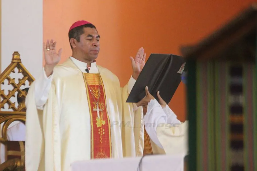Archbishop Virgilio do Carmo da Silva of Dili, who will be made a cardinal Aug. 27, says Mass April 9, 2016.?w=200&h=150