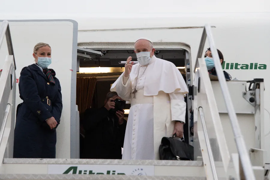 Pope Francis departs Rome for Iraq on March 5, 2021.?w=200&h=150