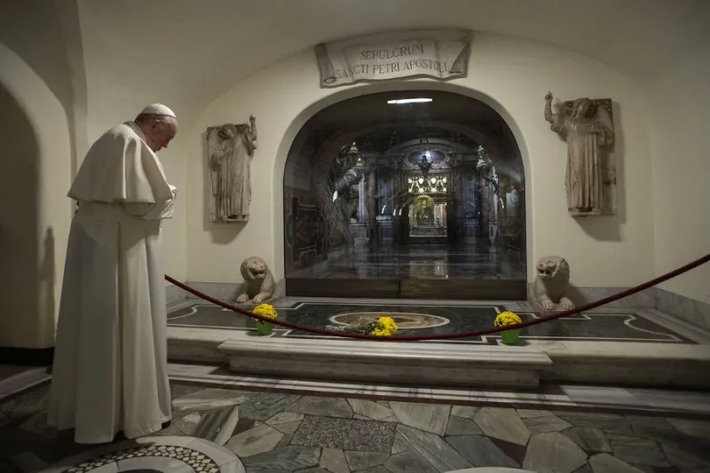 Pope Francis prays for deceased popes on All Souls’ Day