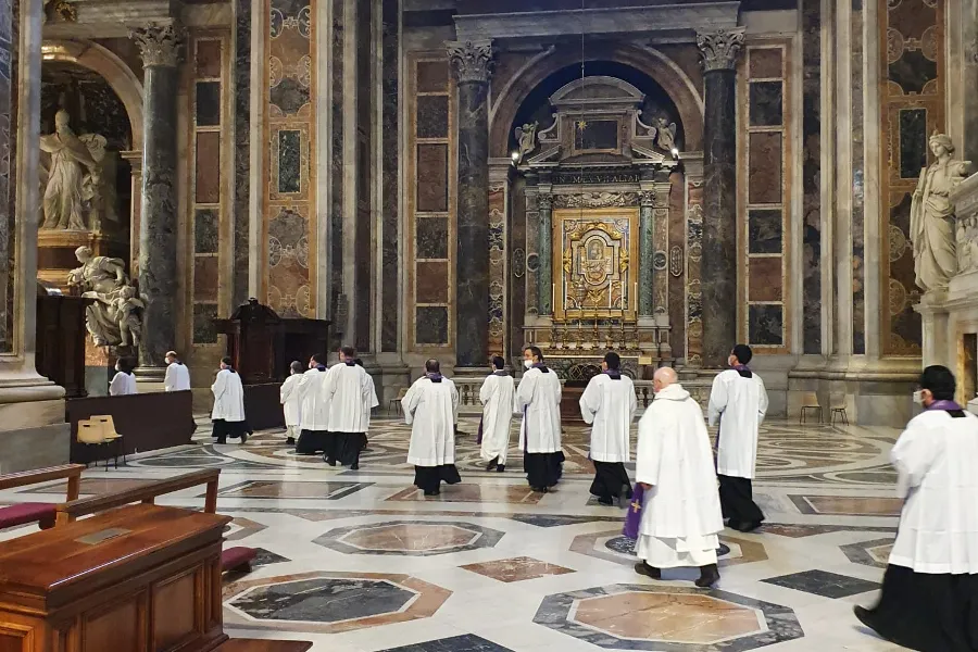Confessors arrive for the penitential service inside St. Peter’s Basilica. Hannah Brockhaus/CNA.