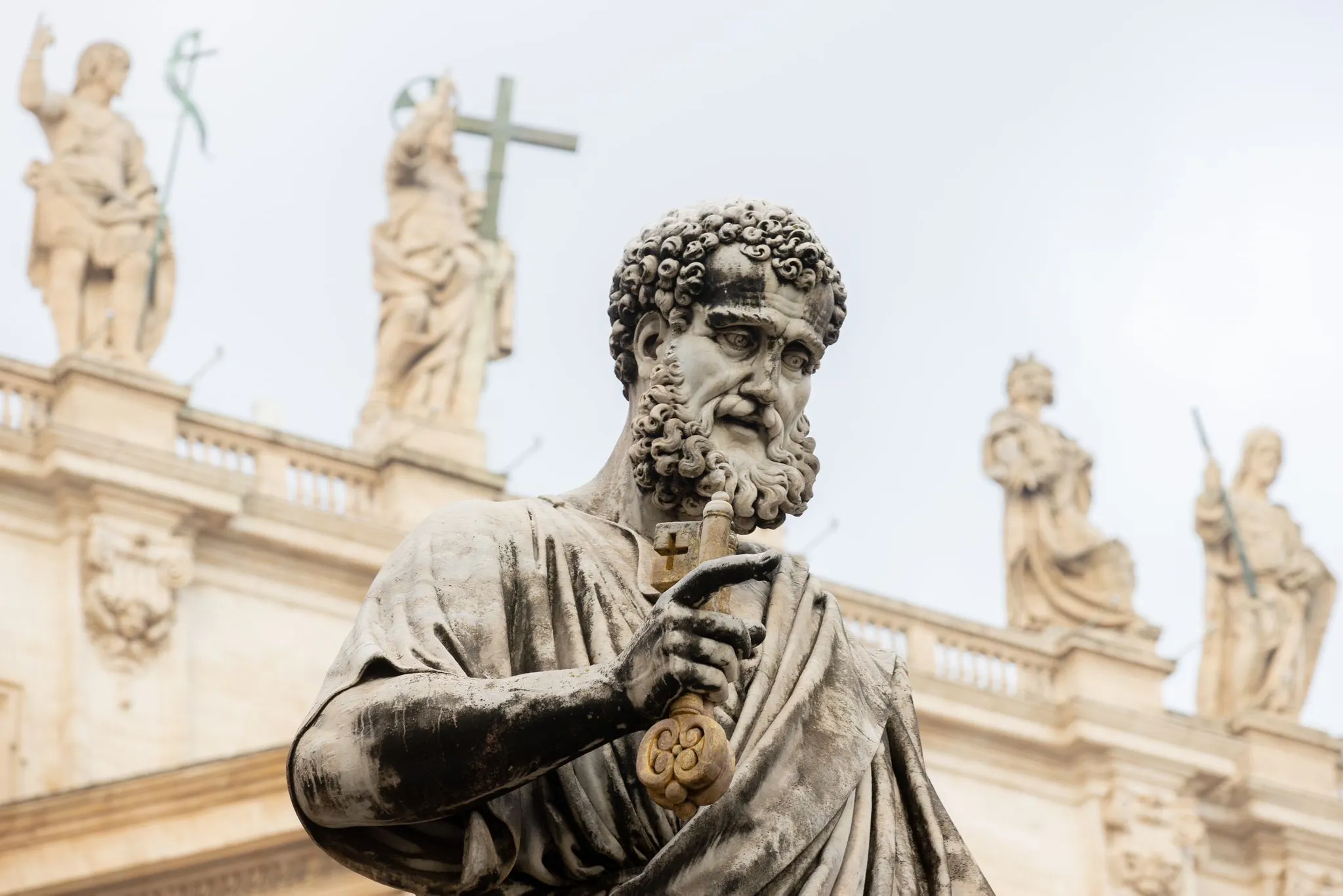 Statue of St. Peter on St. Peter's Square at the Vatican?w=200&h=150